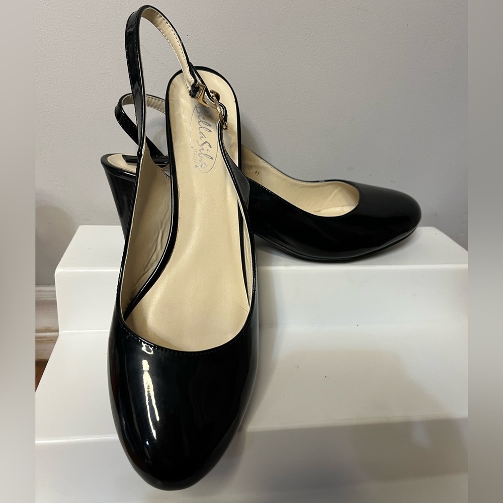 NWOT Bella Siba Italian Black Patent Leather Shoes W/ Unique Strap in Slingback!